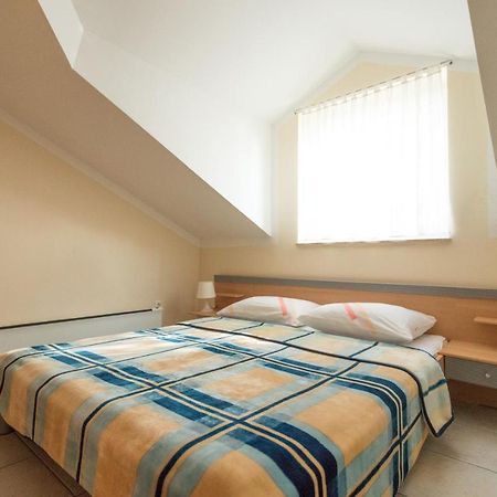 Apartman Nena トゥラニ エクステリア 写真