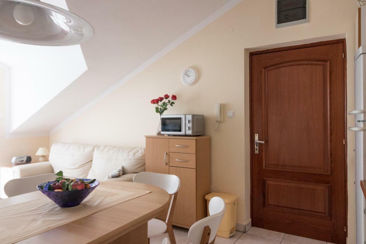 Apartman Nena トゥラニ エクステリア 写真